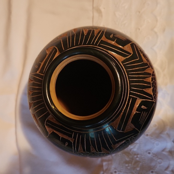 Clay Vase - Picture 5 of 5